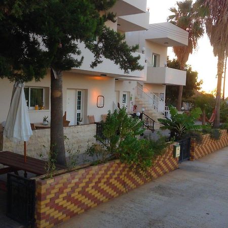 Astrofegia Apartments Near The Sea Agia Marina  Buitenkant foto