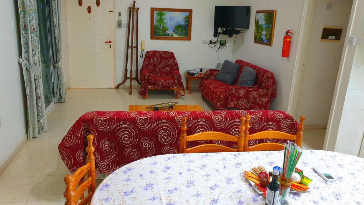Astrofegia Apartments Near The Sea Agia Marina  Buitenkant foto