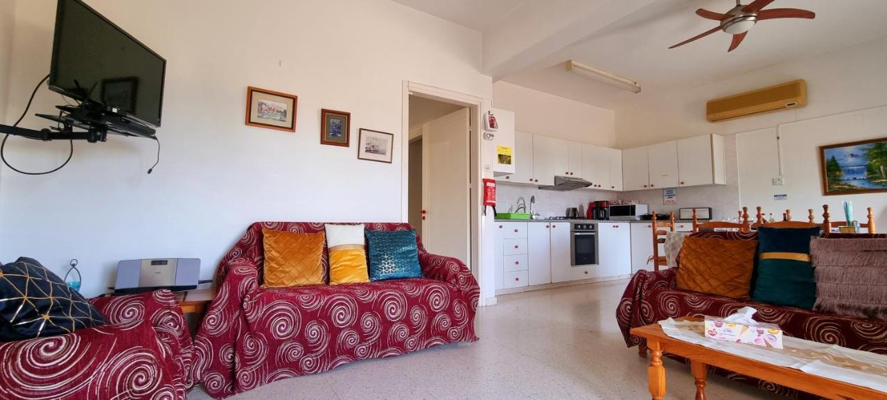 Astrofegia Apartments Near The Sea Agia Marina  Buitenkant foto