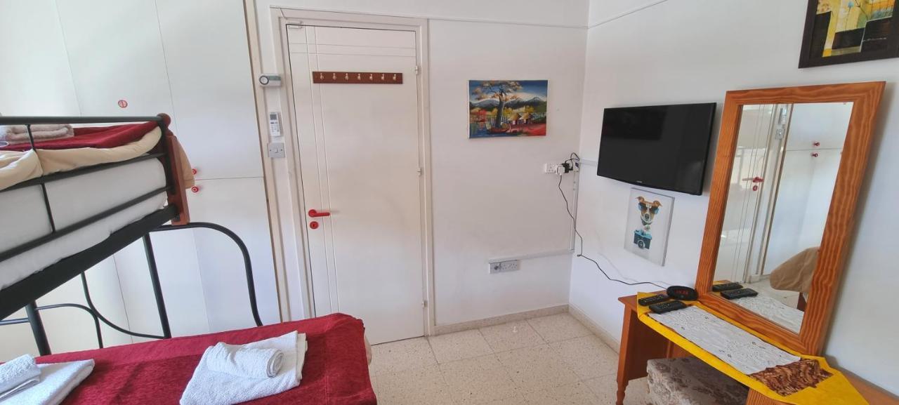 Astrofegia Apartments Near The Sea Agia Marina  Buitenkant foto