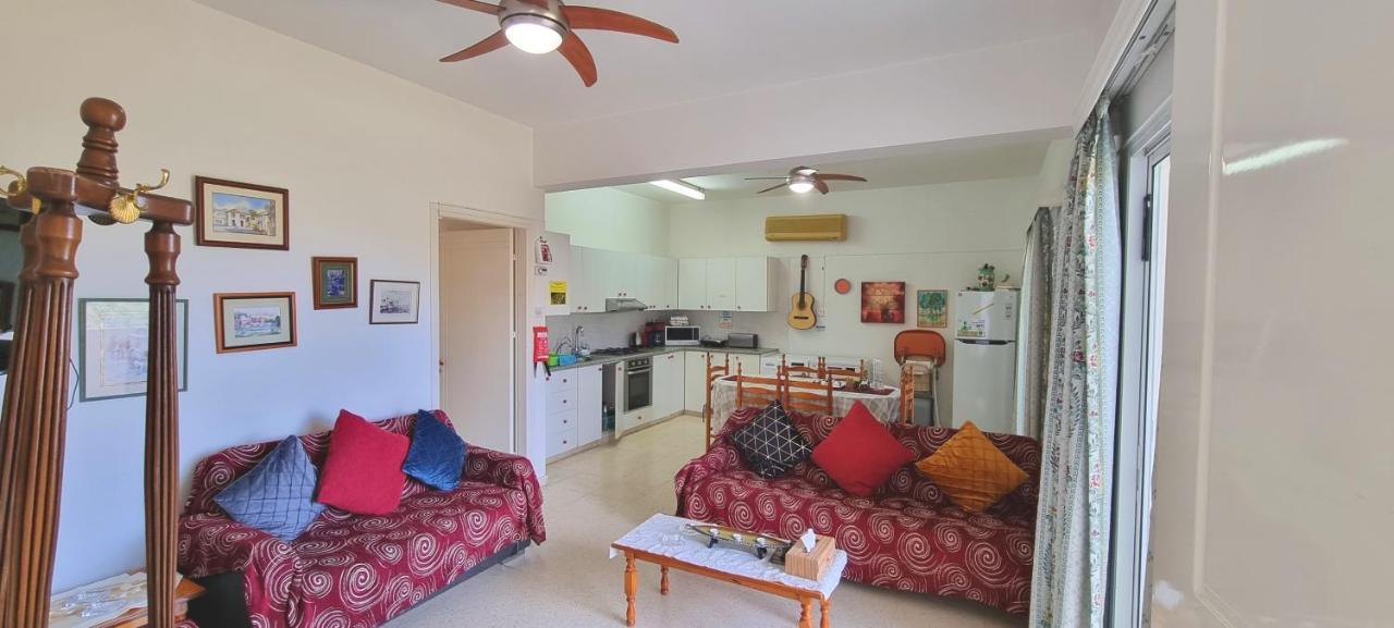 Astrofegia Apartments Near The Sea Agia Marina  Buitenkant foto